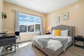 Modern 2Bed 2Bath & parking in Excelsior