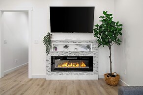 Modern 2Bed 2Bath & parking in Excelsior