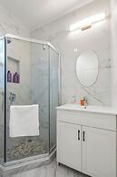 Modern 2Bed 2Bath & parking in Excelsior