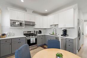 Modern 2Bed 2Bath & parking in Excelsior