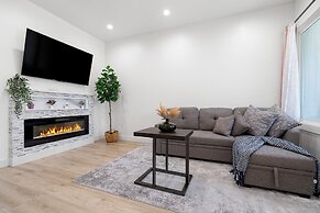 Modern 2Bed 2Bath & parking in Excelsior