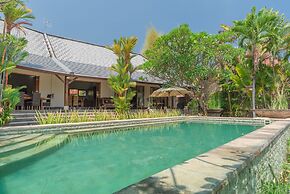 Villa Lotus Kayuputih