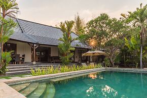 Villa Lotus Kayuputih