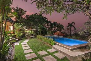 Villa Lotus Kayuputih