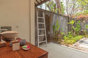 Villa Lotus Kayuputih