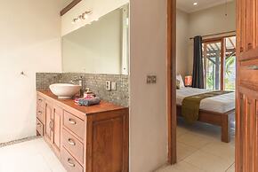 Villa Lotus Kayuputih