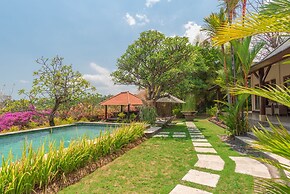 Villa Lotus Kayuputih