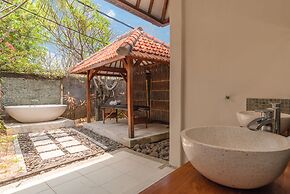 Villa Lotus Kayuputih