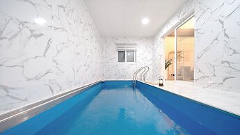 Gapyeong Orion Poolvilla Pension