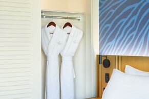 Renaissance Honolulu Hotel & Spa