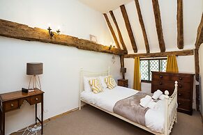 Country Home with Tennis Court & Hot Tub