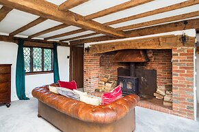 Country Home with Tennis Court & Hot Tub