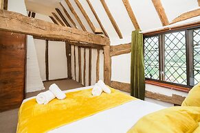 Country Home with Tennis Court & Hot Tub