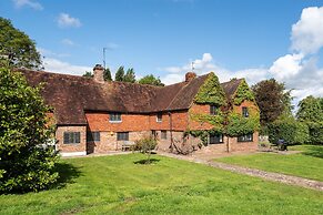 Country Home with Tennis Court & Hot Tub