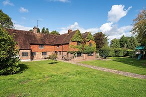Country Home with Tennis Court & Hot Tub