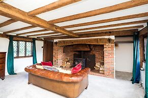 Country Home with Tennis Court & Hot Tub