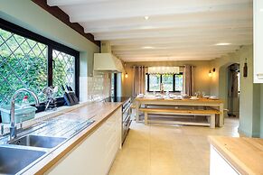 Country Home with Tennis Court & Hot Tub