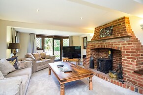 Country Home with Tennis Court & Hot Tub