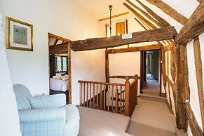 Country Home with Tennis Court & Hot Tub