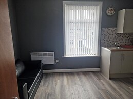 Impeccable 3-bed Apartment in Bradford to Explore