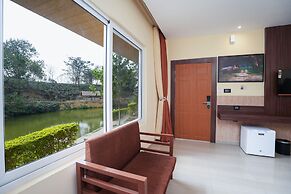 Summit Green Lake Tea Resort & Spa