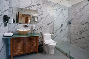 Summit Green Lake Tea Resort & Spa