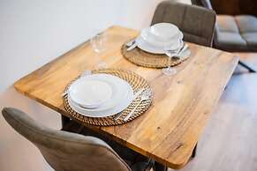 Deluxe 1 Bedroom Serviced Apartment 57 m2