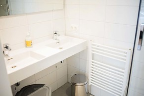 Deluxe 1 Bedroom Serviced Apartment 57 m2