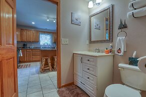 Smoky Mountain Getaway 3 Bedroom Cabin by RedAwning