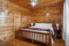 Smoky Mountain Lodge 6 Bedroom Cabin by RedAwning