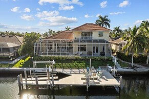 Lamplighter Ct. 1148, Marco Island Vacation Rental 3 Bedroom Home by R