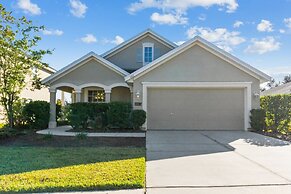 Exquisite Waterfront Retreat - Pet Friendly by RedAwning