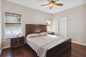 Exquisite Waterfront Retreat - Pet Friendly by RedAwning