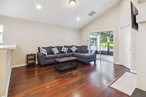 Exquisite Waterfront Retreat - Pet Friendly by RedAwning