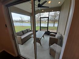 Exquisite Waterfront Retreat - Pet Friendly by RedAwning