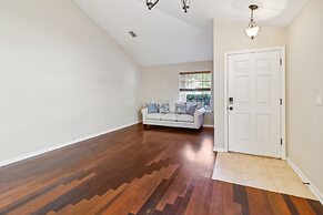 Exquisite Waterfront Retreat - Pet Friendly by RedAwning