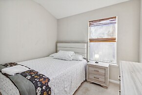 Exquisite Waterfront Retreat - Pet Friendly by RedAwning