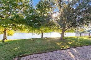 Exquisite Waterfront Retreat - Pet Friendly by RedAwning