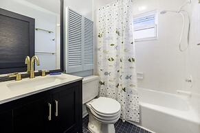 Dancing Dolphin 4 Bedroom Home by RedAwning