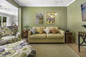 Dancing Dolphin 4 Bedroom Home by RedAwning