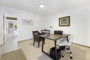 Dancing Dolphin 4 Bedroom Home by RedAwning