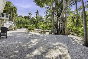 Dancing Dolphin 4 Bedroom Home by RedAwning