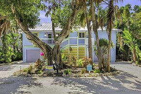 Dancing Dolphin 4 Bedroom Home by RedAwning