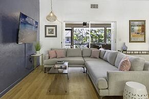 Dancing Dolphin 4 Bedroom Home by RedAwning