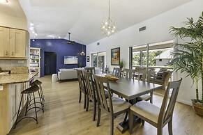 Dancing Dolphin 4 Bedroom Home by RedAwning