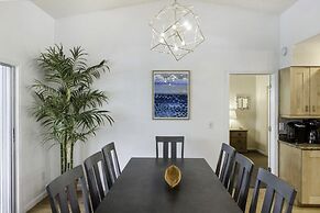 Dancing Dolphin 4 Bedroom Home by RedAwning