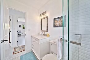 Mau Maus Cottage 3 Bedroom Home by RedAwning