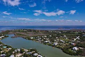 Mau Maus Cottage 3 Bedroom Home by RedAwning