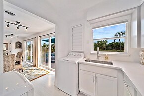 Mau Maus Cottage 3 Bedroom Home by RedAwning