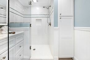 Turtle Cottage 3 Bedroom Home by RedAwning